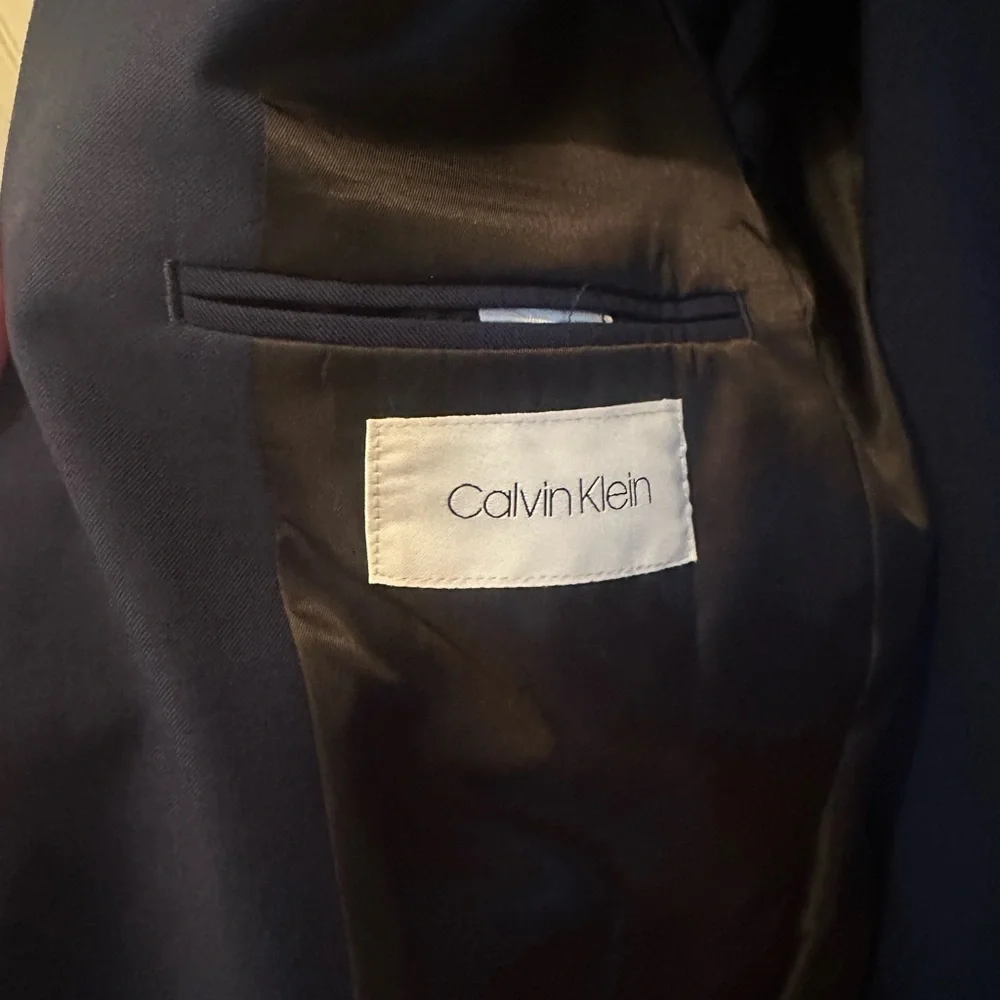 Calvin Klein boys suit - Picture 3 of 4
